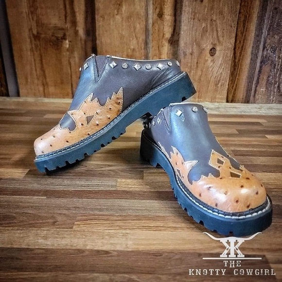 Brown Roper Ostrich Bling Clogs - Picture 2 of 3